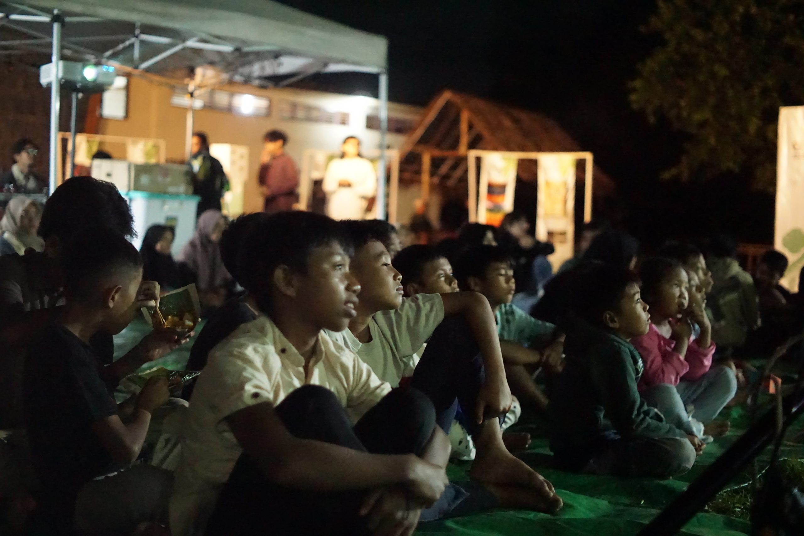 Catatan Pemutaran 5 Gerilayar – Sinema Memang Unik di Lapangan Salo Limbukan